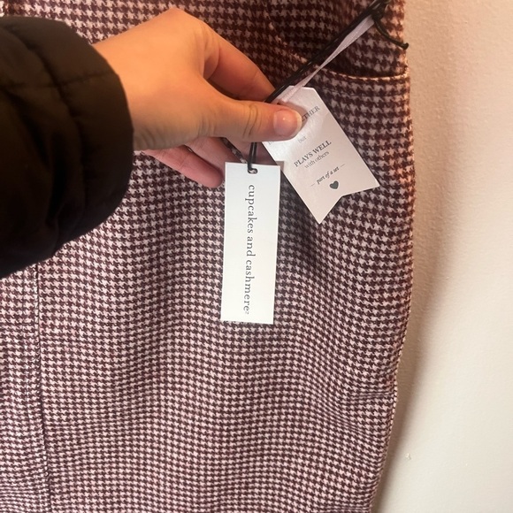 Cupcakes and Cashmere Maroon Houndstooth Wool Blend Mini Skirt NWT Size 6 - Picture 4 of 9